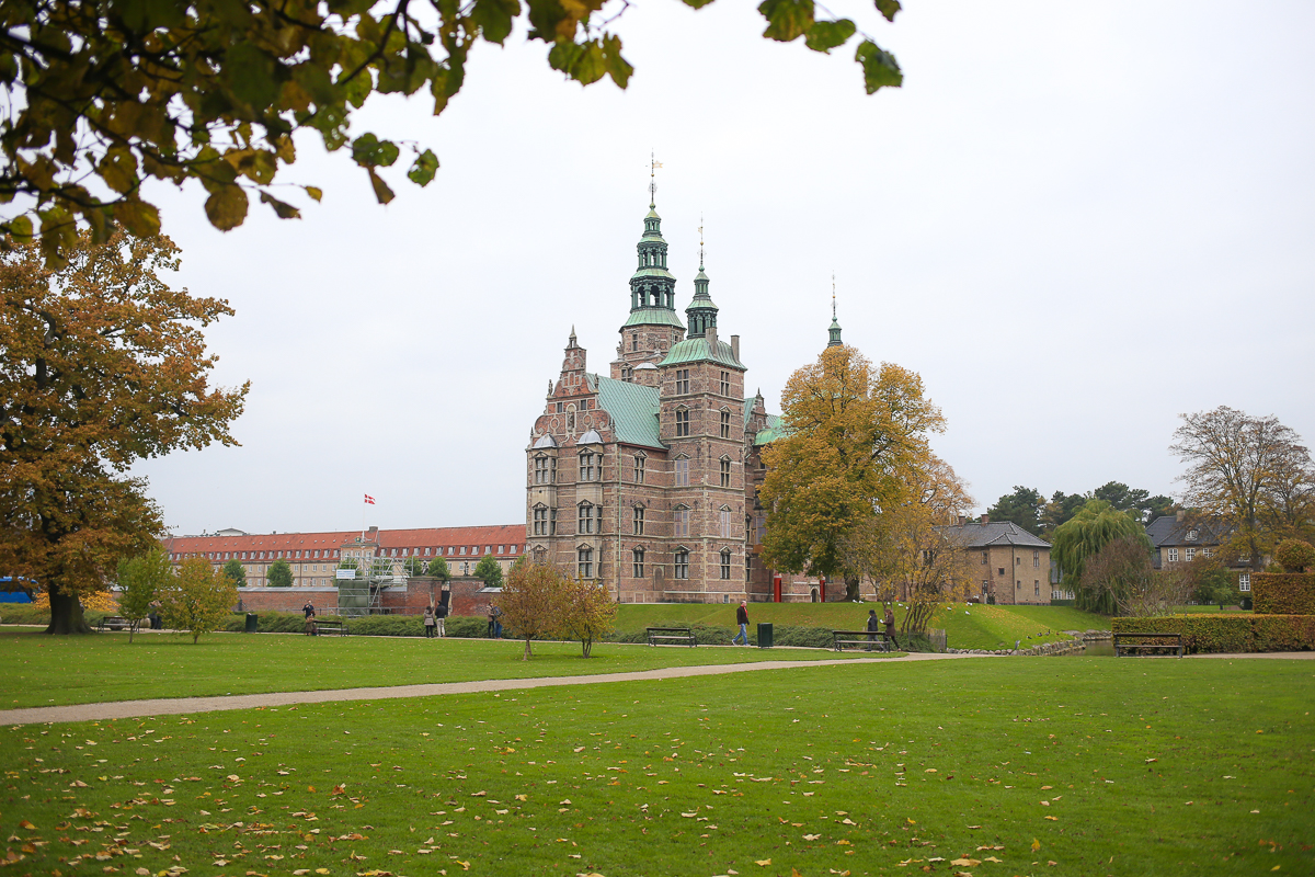 Walking through the gardens of Copenhagen's Kongen's Have, a must-see of any visitor or resident. Just goes to show, you don't have to go to forest school or have all the outdoor gear to get outside and have fun outside.