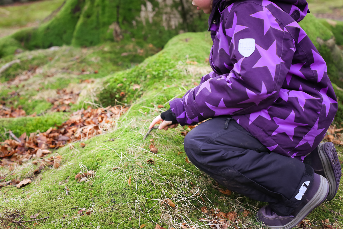 Tips and tricks from a fellow expat and forest school parent on how to stop being an outsider at your child's Danish school. 