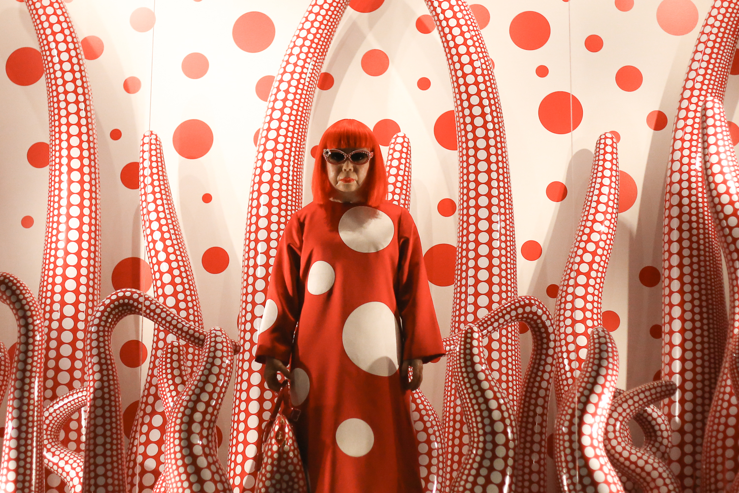 Tips and tricks for visiting the Yayoi Kusama exhibit with children at the Hirshhorn Museum in Washington, DC.
